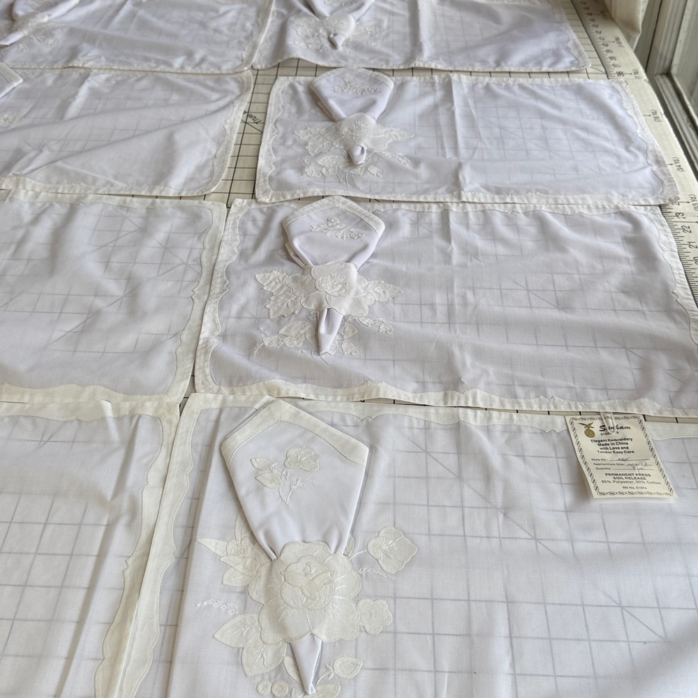 White Embroidered Table Linen - Picture 5 of 11